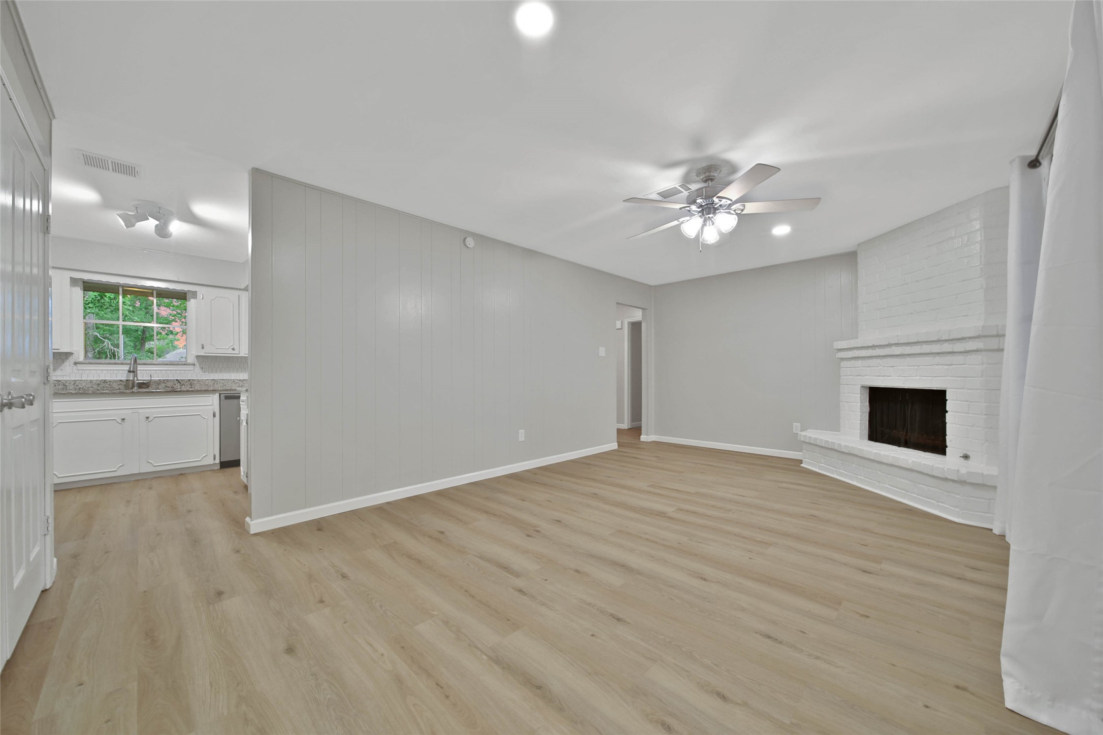 24931 Hickory Hill Road Spring, TX 77380 - Photo 3 of 38