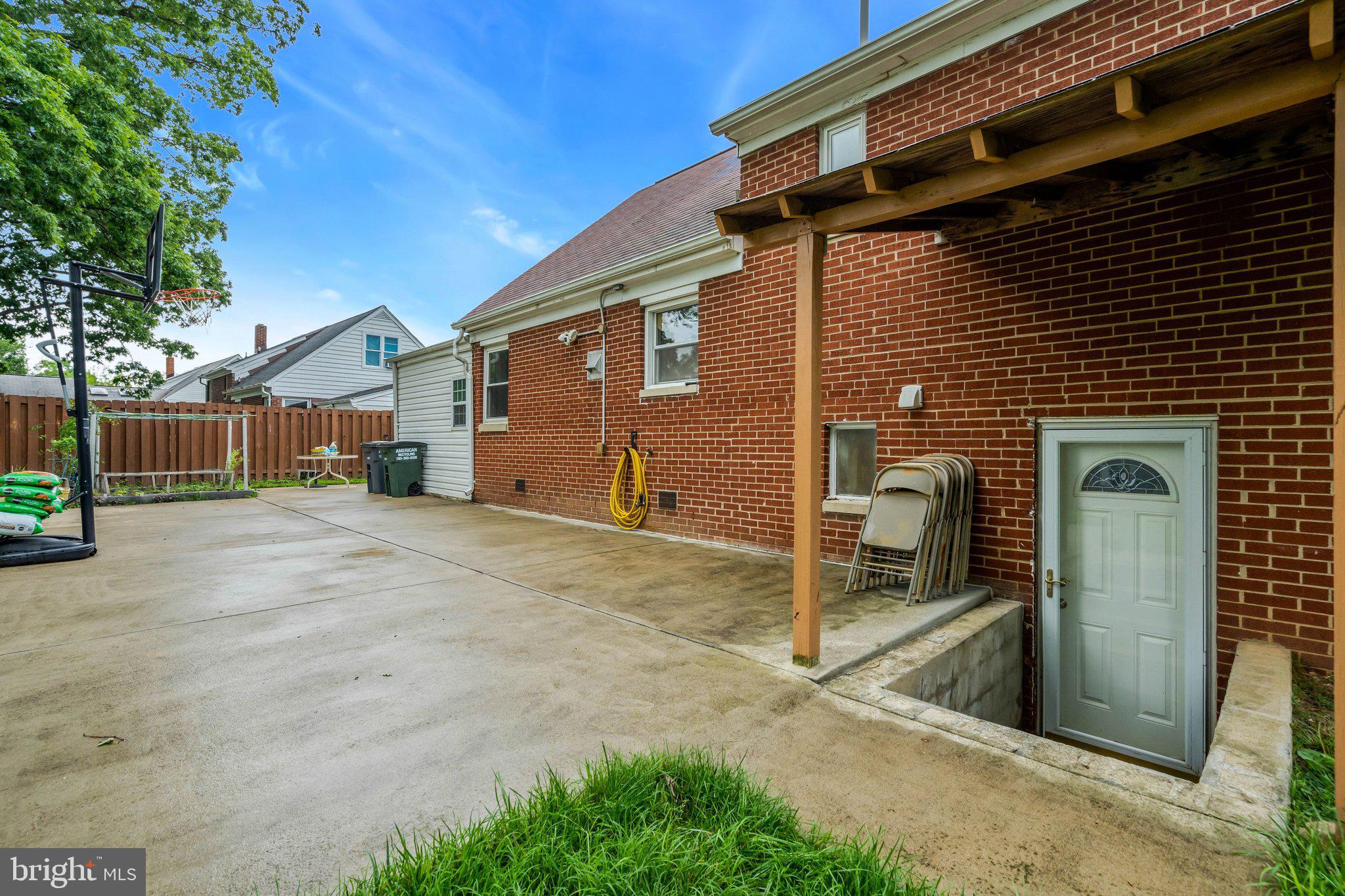 5910 Flanders Street Springfield, VA 22150 - Photo 33 of 40 Patio