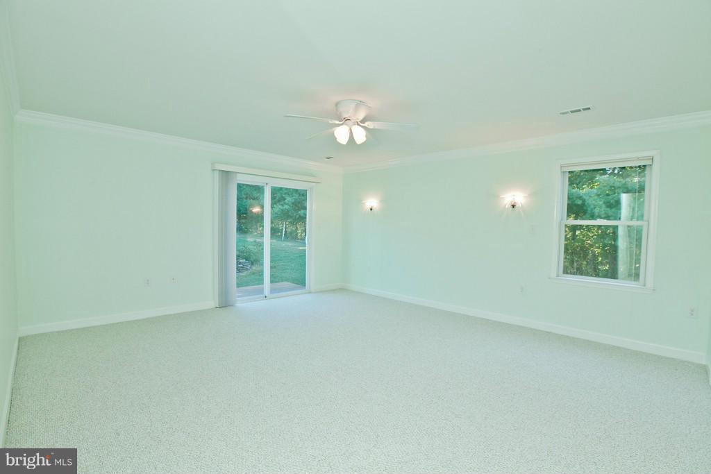 4840 Shookstown Road Middletown, MD 21769 - Photo 19 of 30 17 X 16 Master Bedroom