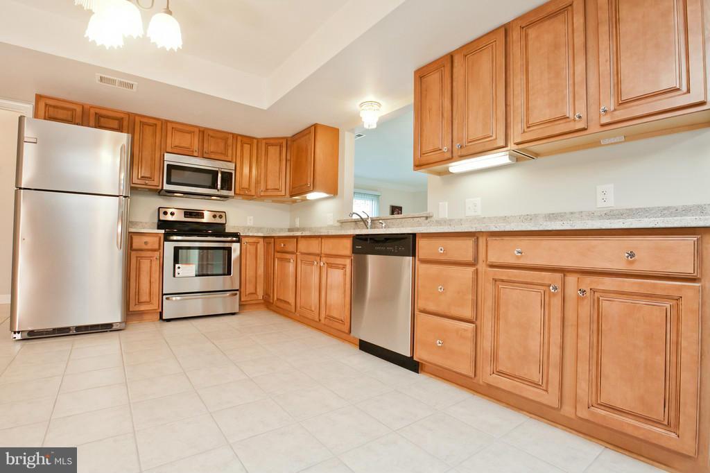 4840 Shookstown Road Middletown, MD 21769 - Photo 4 of 30 19 X 10 Kitchen with granite countertops