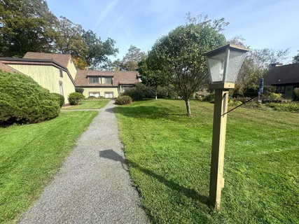 $212,900 | 86 Heritage Village, Unit D, Southbury, CT 06488