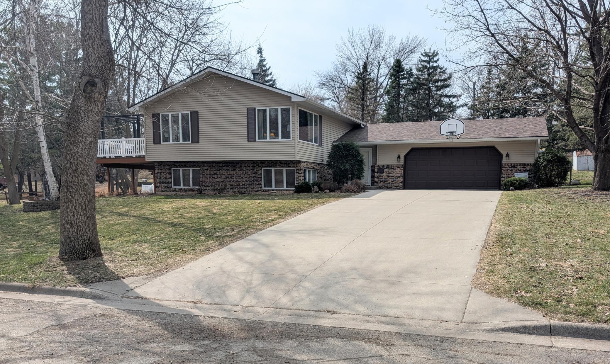 209 South 10th Street Montevideo, MN 56265 - Photo 1 of 46