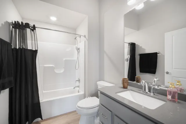 $494,999 | 2853 Fox Lake Circle, Unit 201, Waukesha, WI 53189