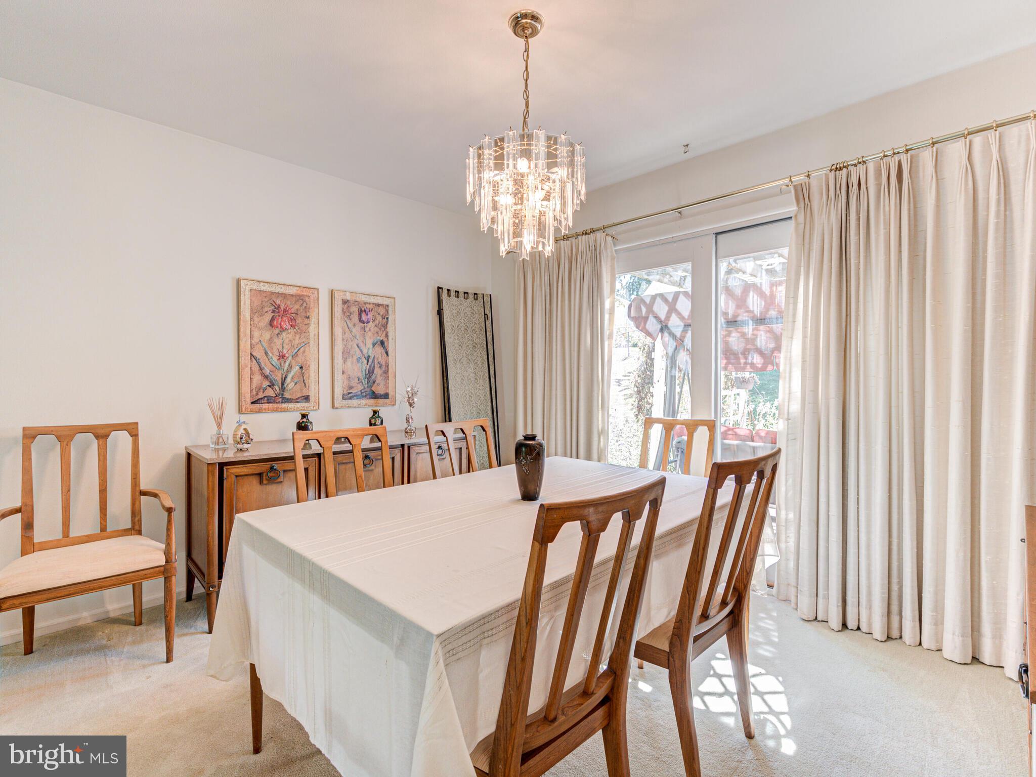 621 West Beech Road Sterling, VA 20164 - Photo 15 of 60 Dining Room