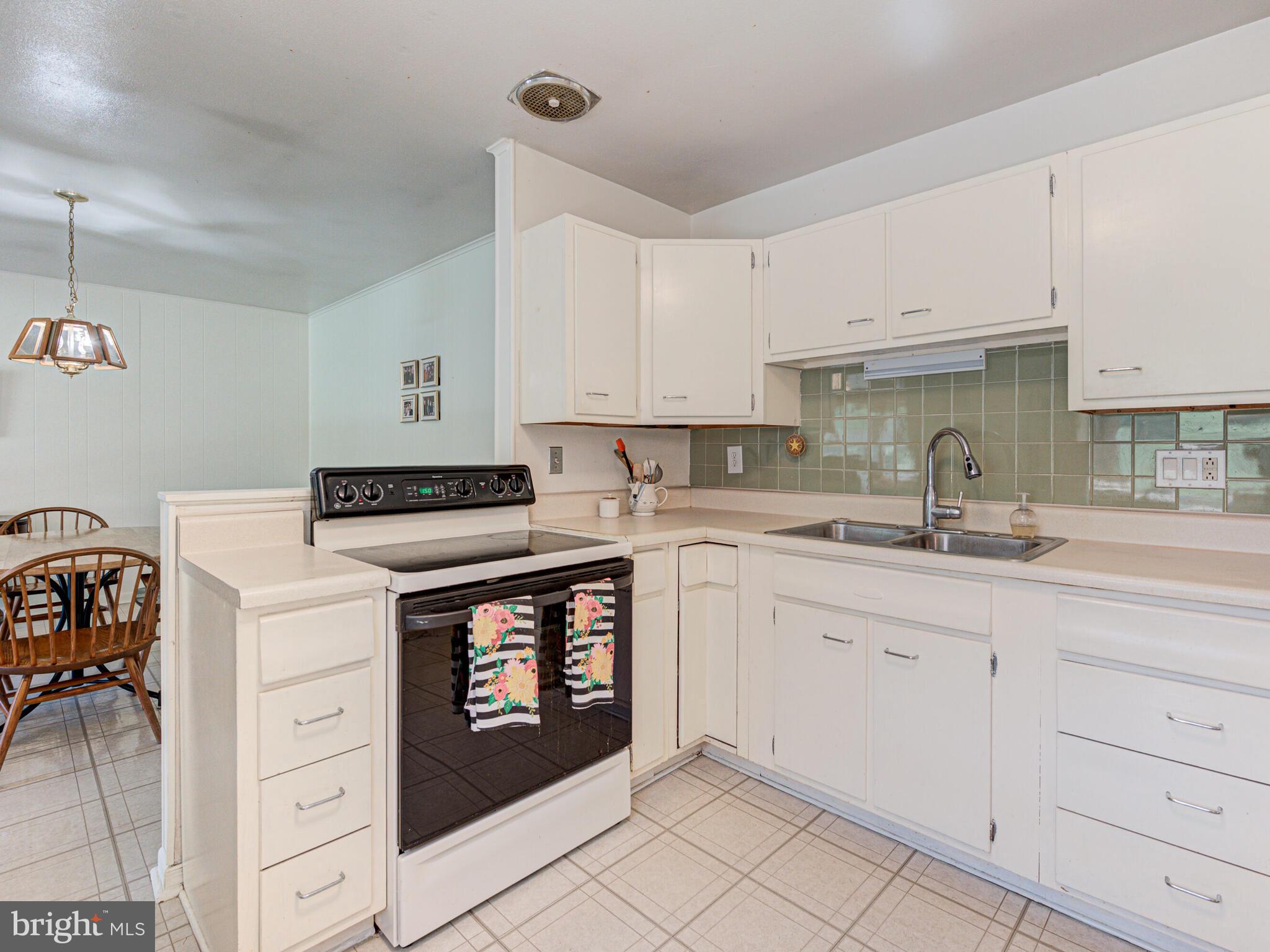 621 West Beech Road Sterling, VA 20164 - Photo 20 of 60 Kitchen