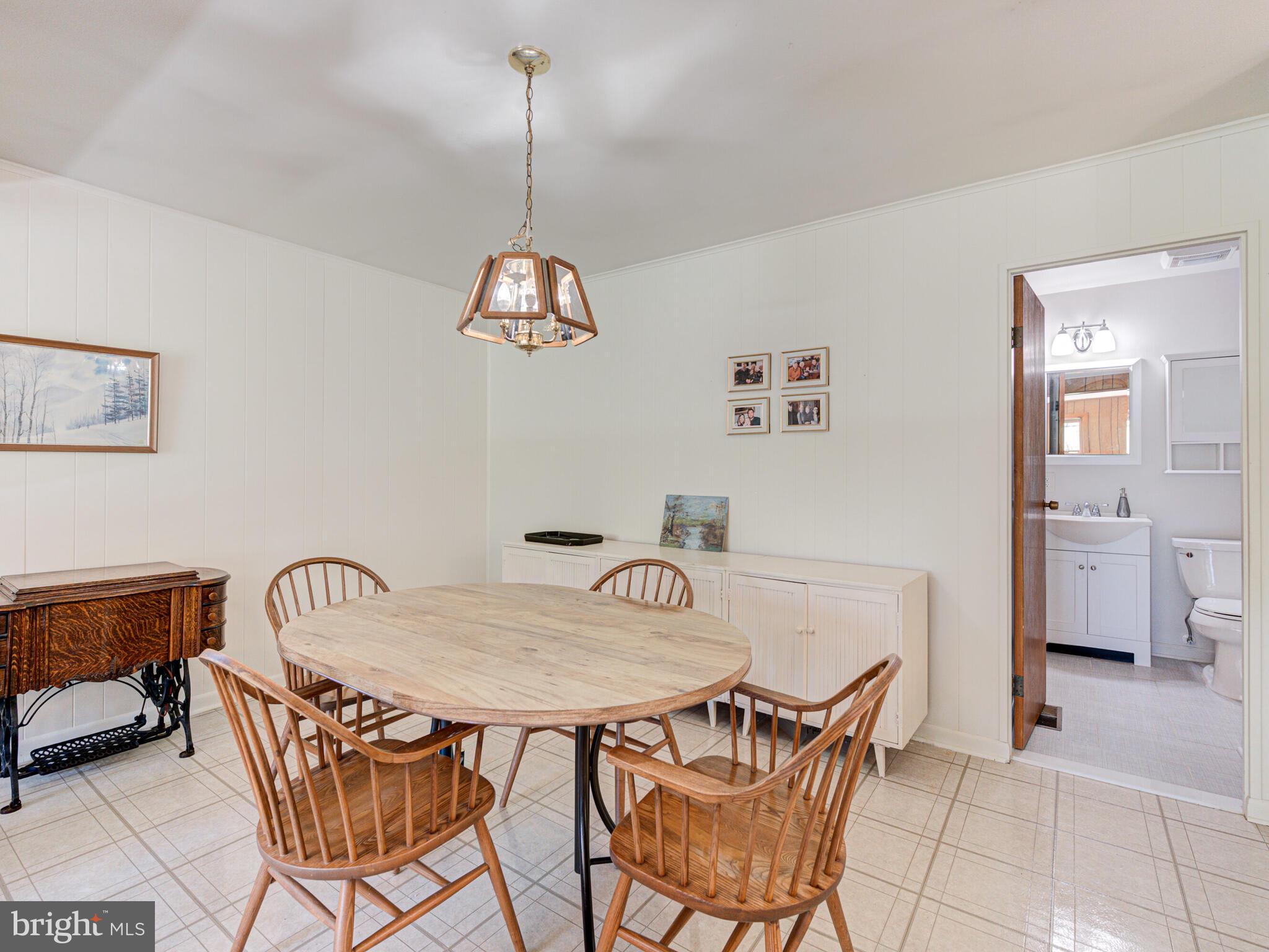 621 West Beech Road Sterling, VA 20164 - Photo 23 of 60 Eat In Kitchen