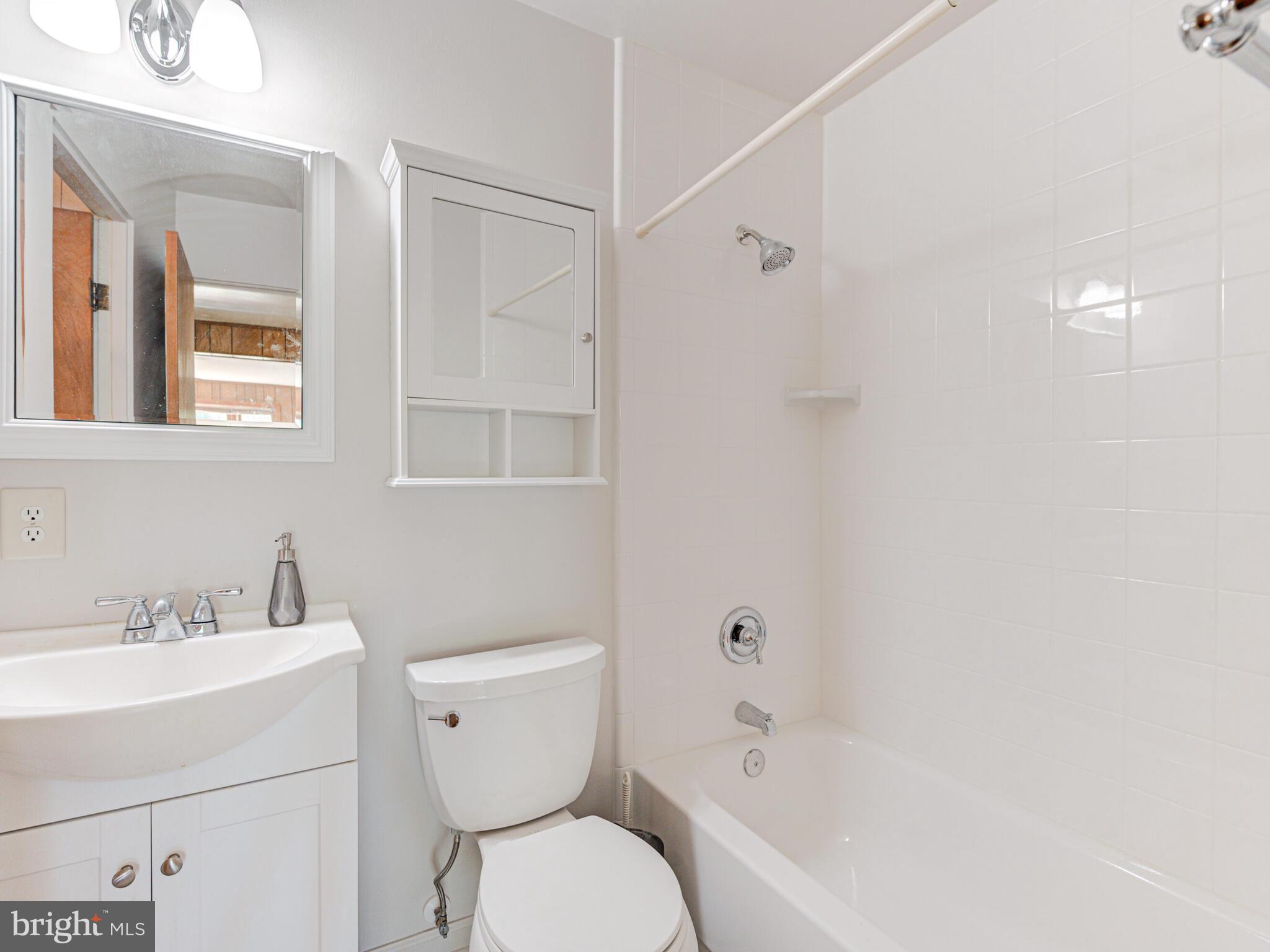 621 West Beech Road Sterling, VA 20164 - Photo 25 of 60 Bedroom One Bath