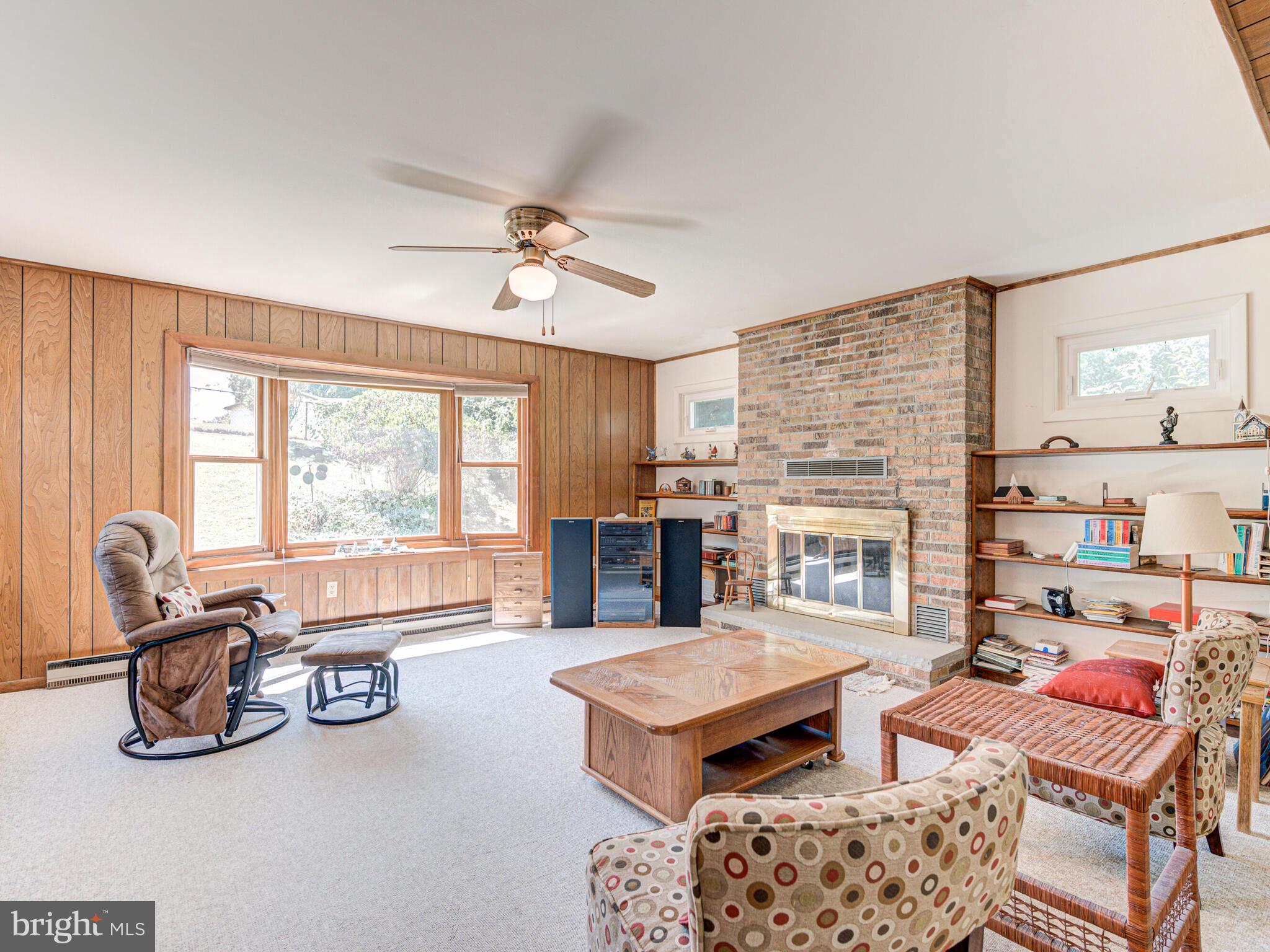 621 West Beech Road Sterling, VA 20164 - Photo 27 of 60 Family Room