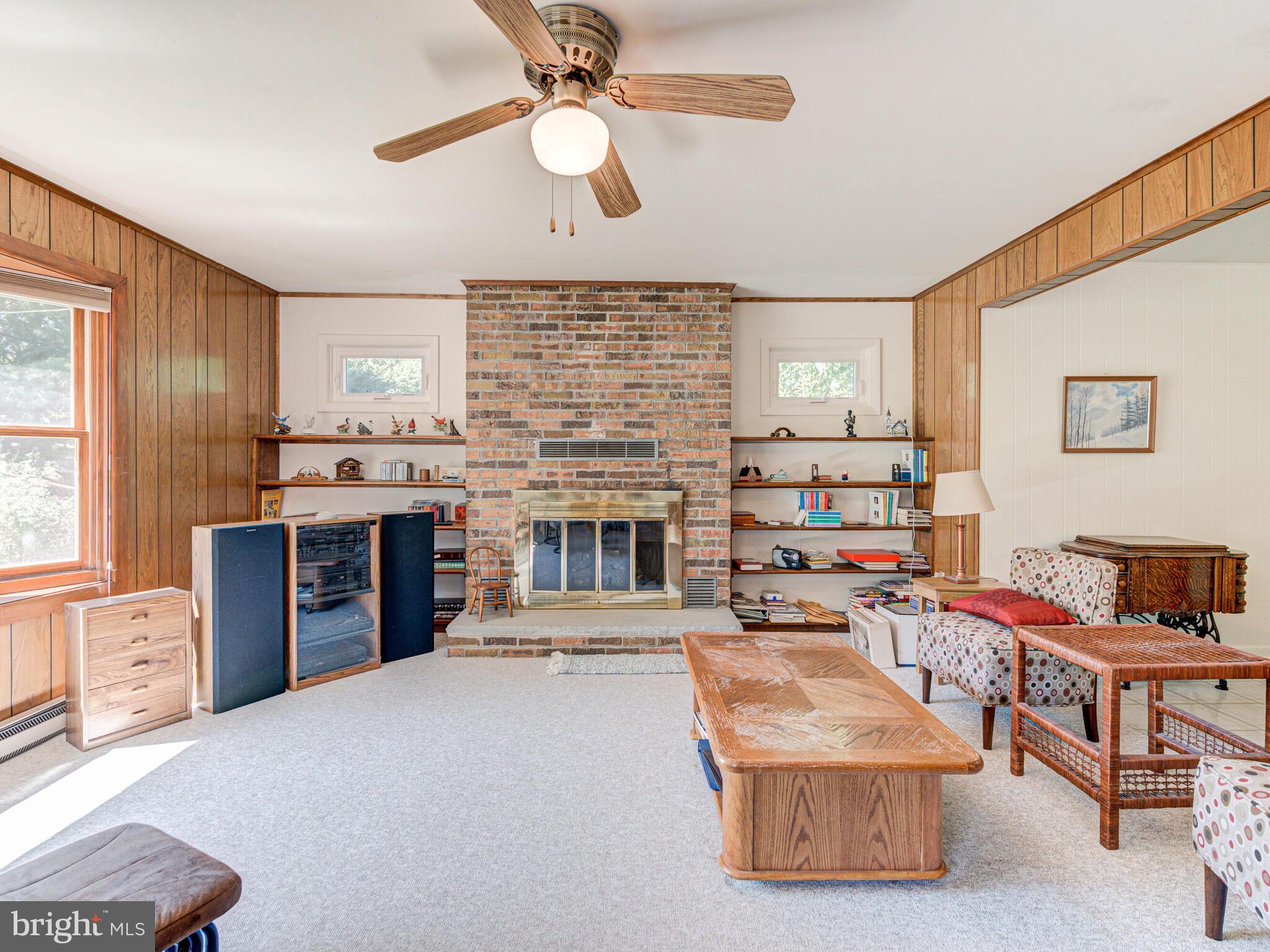 621 West Beech Road Sterling, VA 20164 - Photo 29 of 60 Family Room