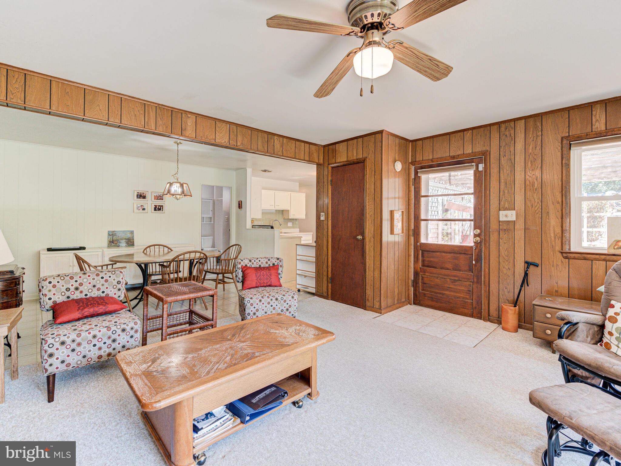 621 West Beech Road Sterling, VA 20164 - Photo 31 of 60 Family Room