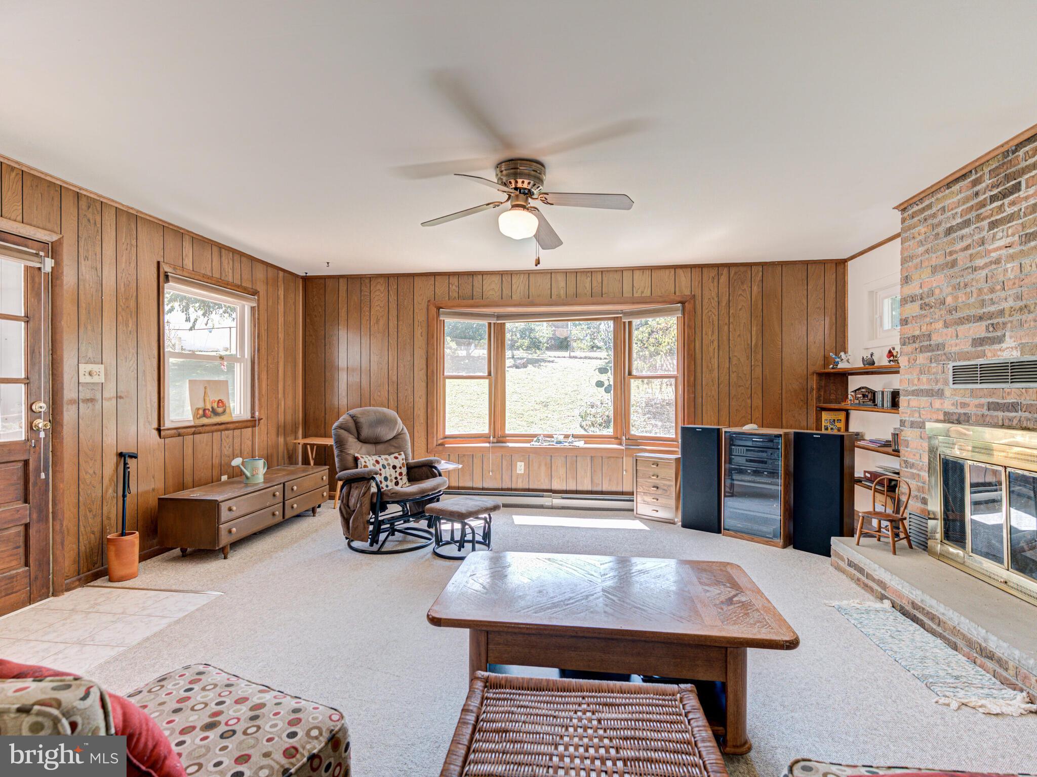 621 West Beech Road Sterling, VA 20164 - Photo 33 of 60 Family Room