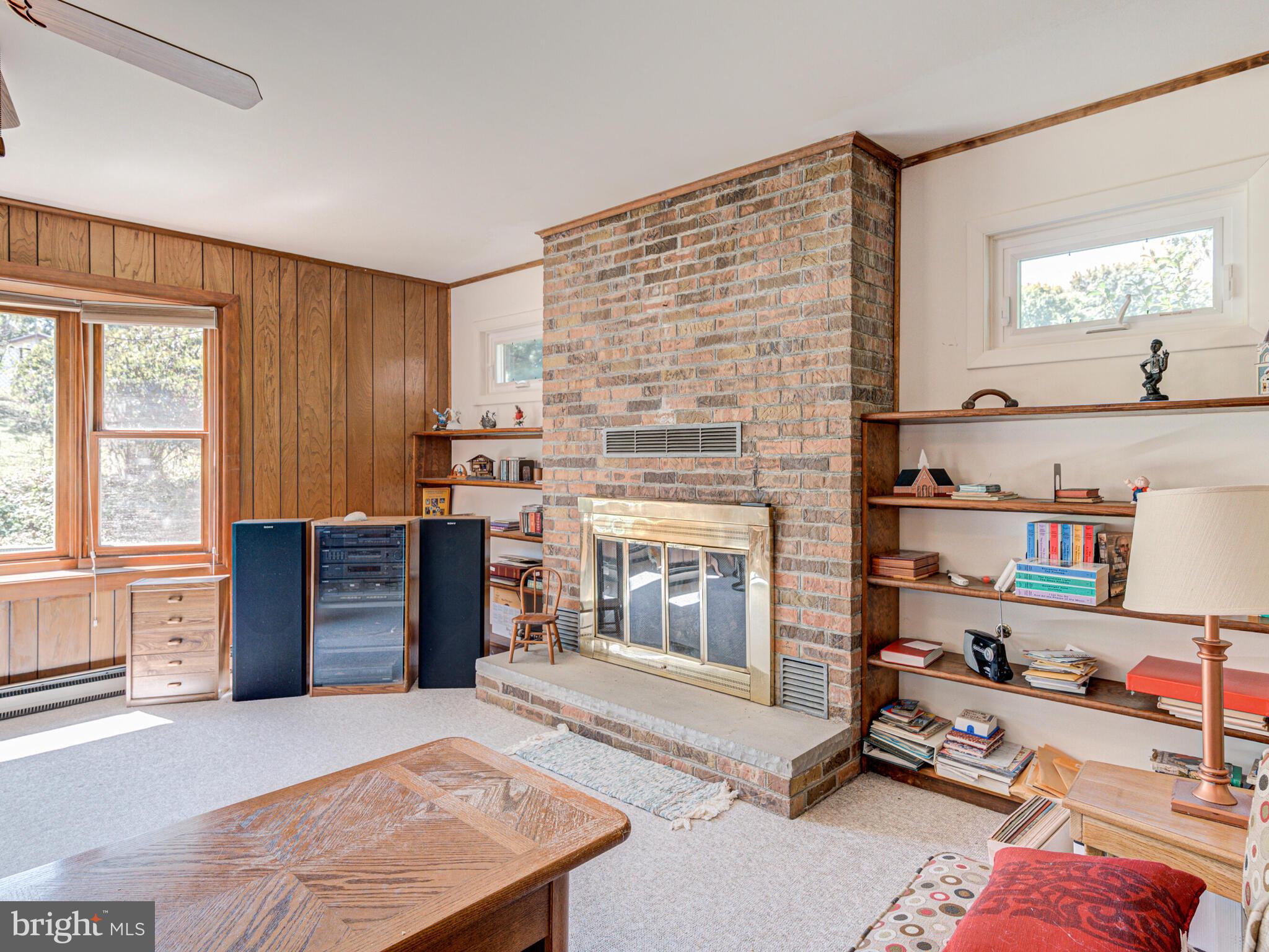 621 West Beech Road Sterling, VA 20164 - Photo 34 of 60 Family Room