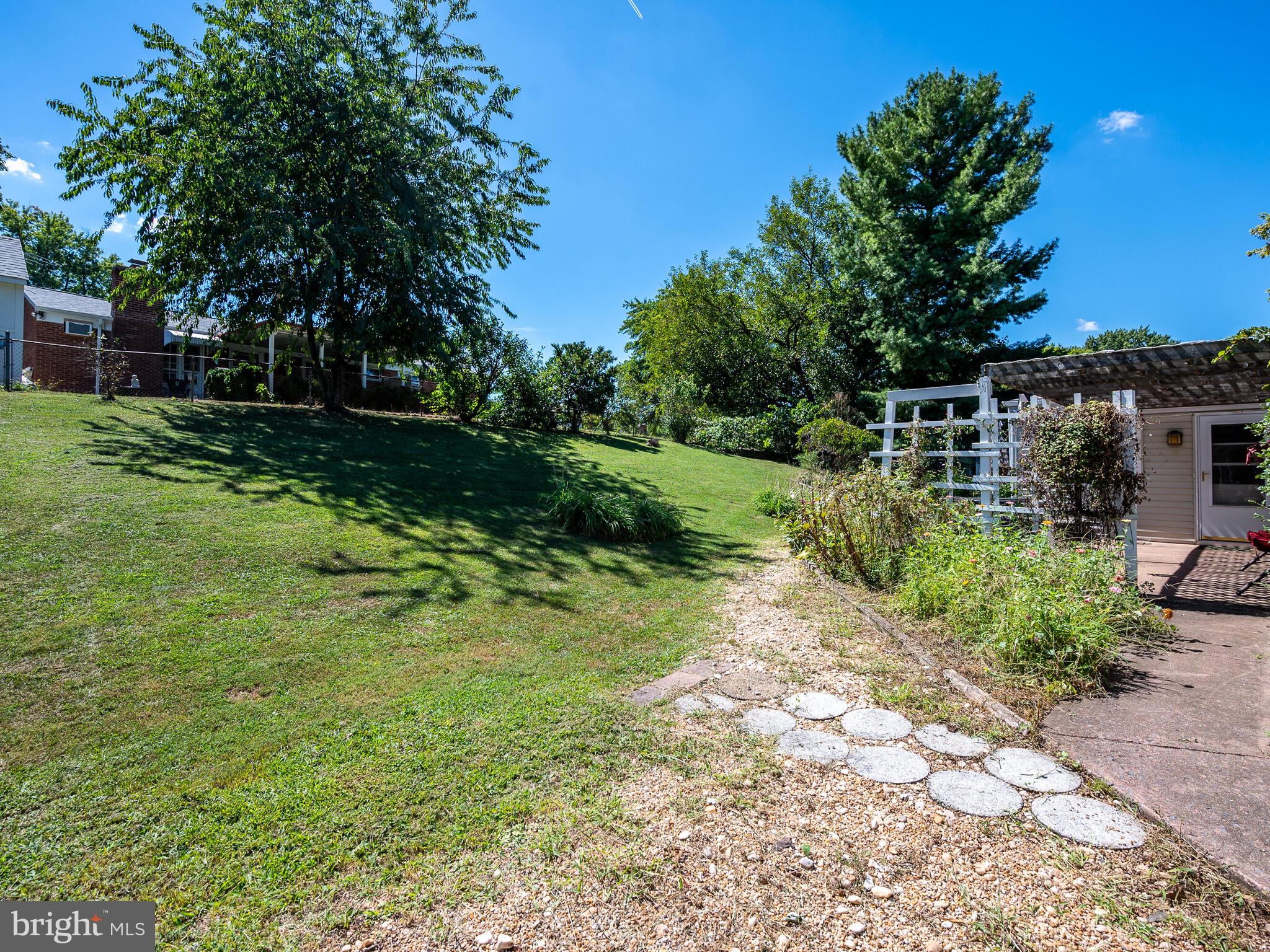 621 West Beech Road Sterling, VA 20164 - Photo 47 of 60 Back Yard