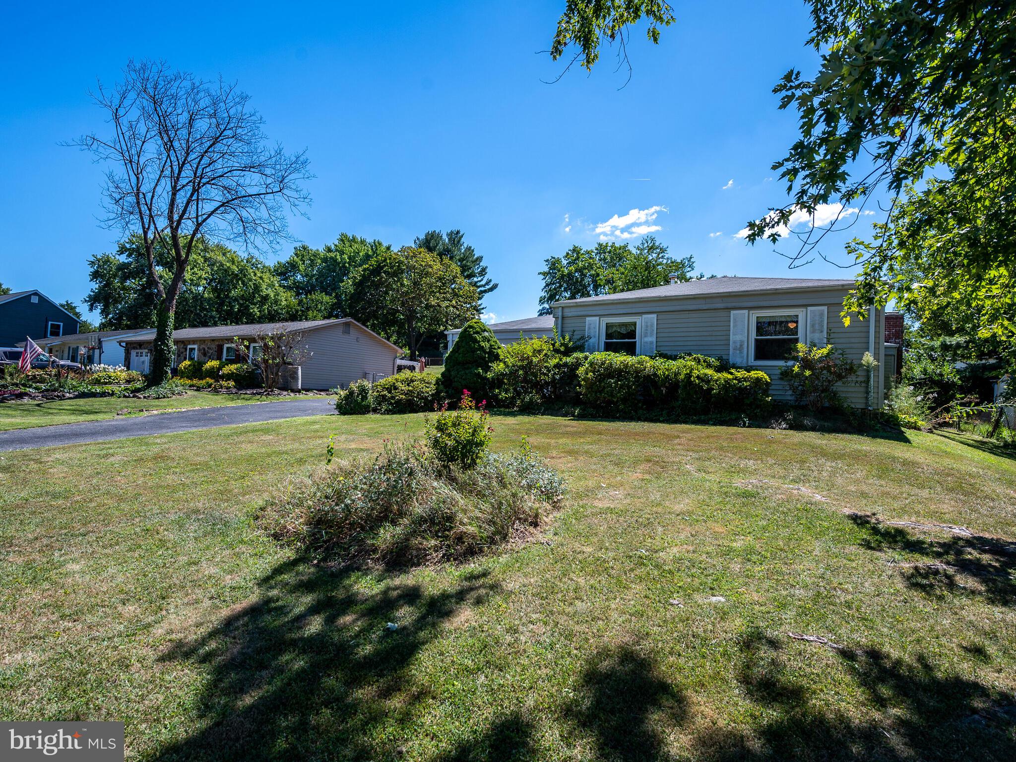 621 West Beech Road Sterling, VA 20164 - Photo 5 of 60 Front of home