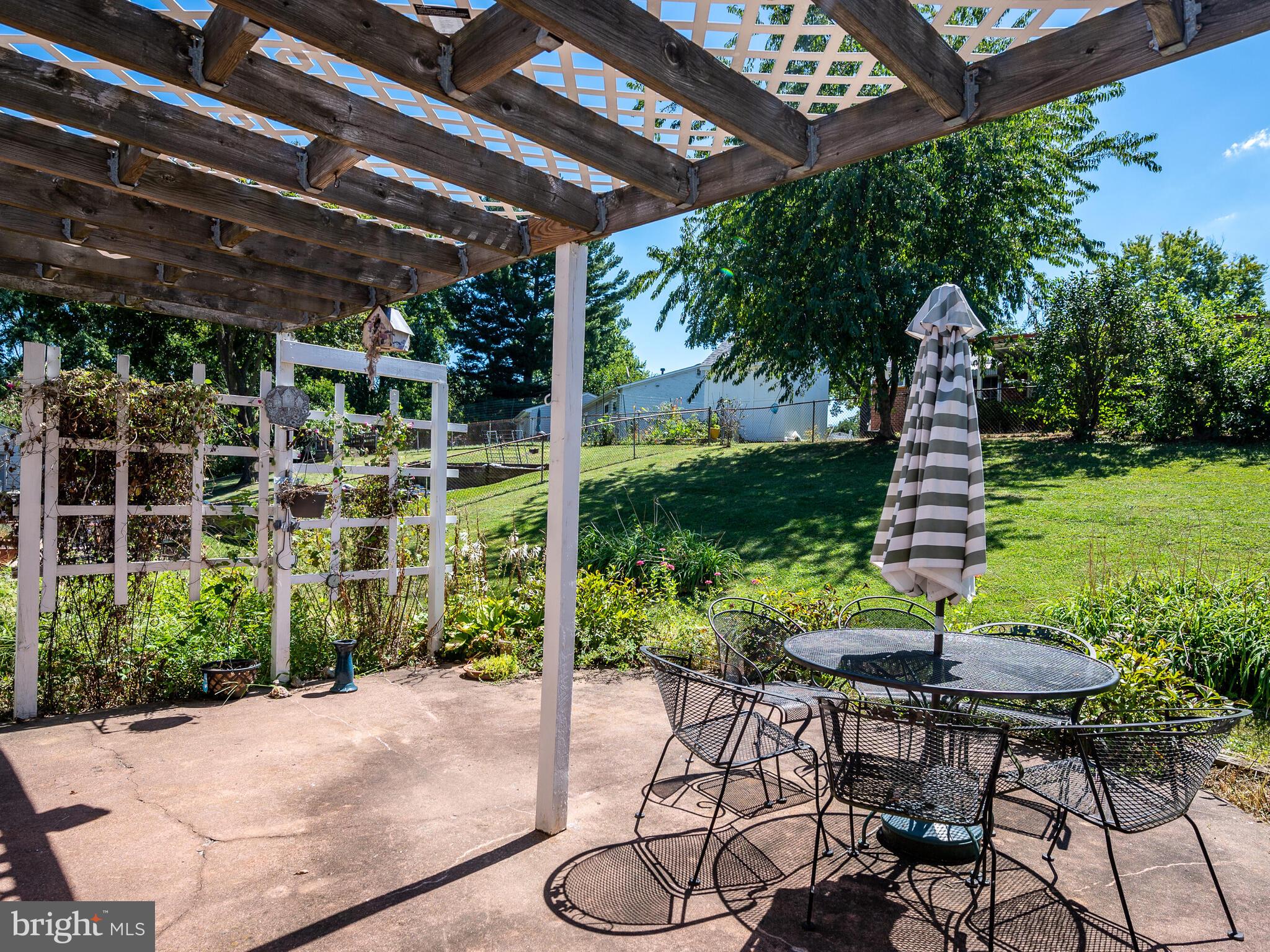 621 West Beech Road Sterling, VA 20164 - Photo 56 of 60 Back Patio