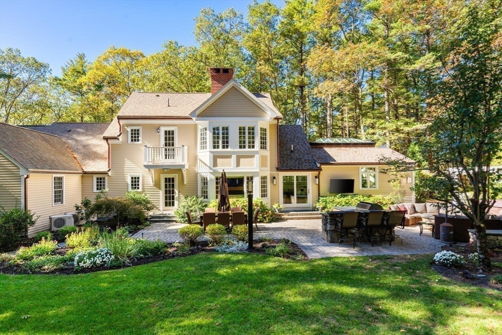 101 Draper Road Wayland, MA 01778 - Photo 2 of 40