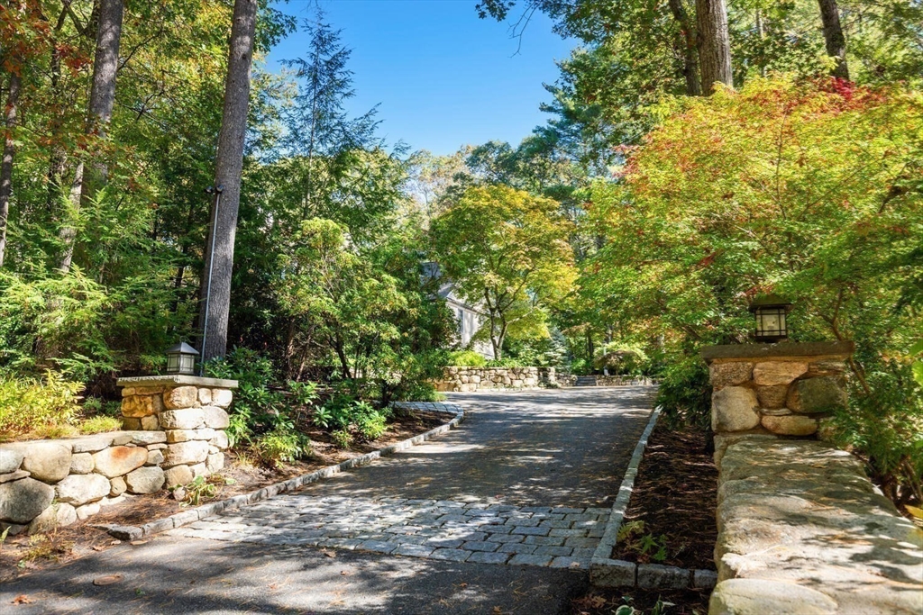 101 Draper Road Wayland, MA 01778 - Photo 3 of 40