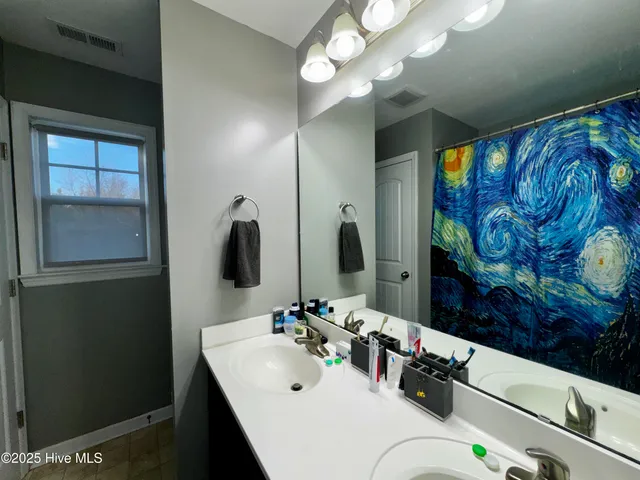 $1,850 | 211 Hidden Oaks Drive, Jacksonville, NC 28546