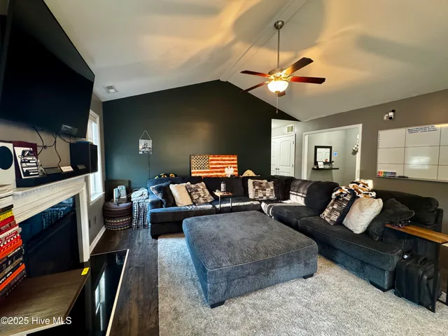 $1,850 | 211 Hidden Oaks Drive, Jacksonville, NC 28546