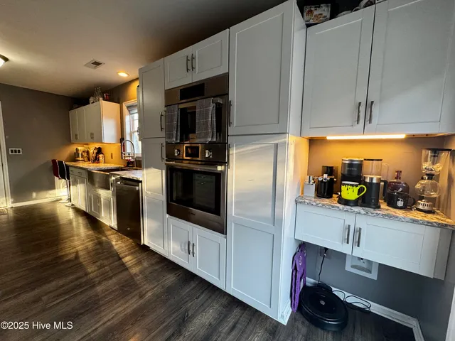 $1,850 | 211 Hidden Oaks Drive, Jacksonville, NC 28546