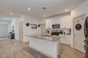 $2,900 | 327 John House Lane, Rosharon, TX 77583