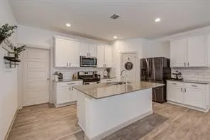 $2,900 | 327 John House Lane, Rosharon, TX 77583