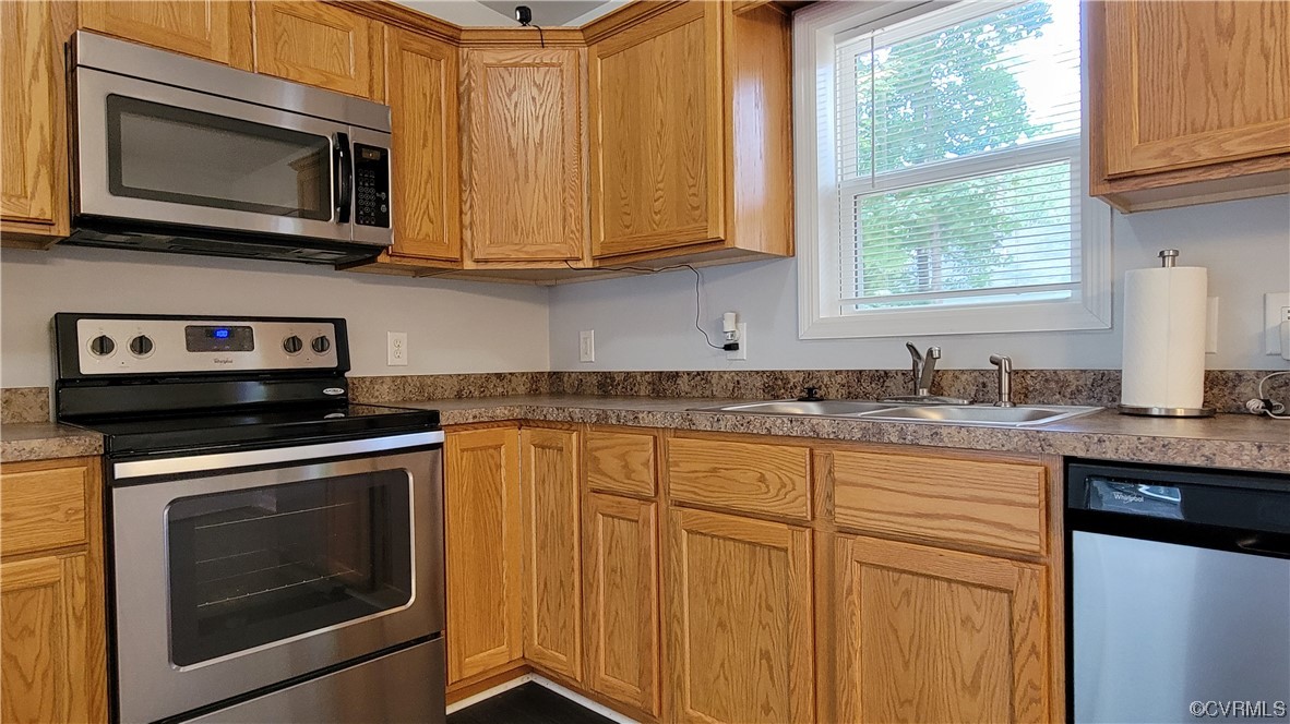 12111 White Bark Road Ruther Glen, VA 22546 - Photo 4 of 37 Gallery Image 4