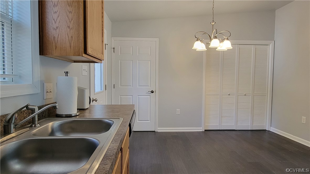 12111 White Bark Road Ruther Glen, VA 22546 - Photo 5 of 37 Gallery Image 5