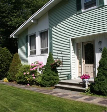 3 John Robinson Road Hudson, MA 01749 - Photo 2 of 10 Gallery Image 2