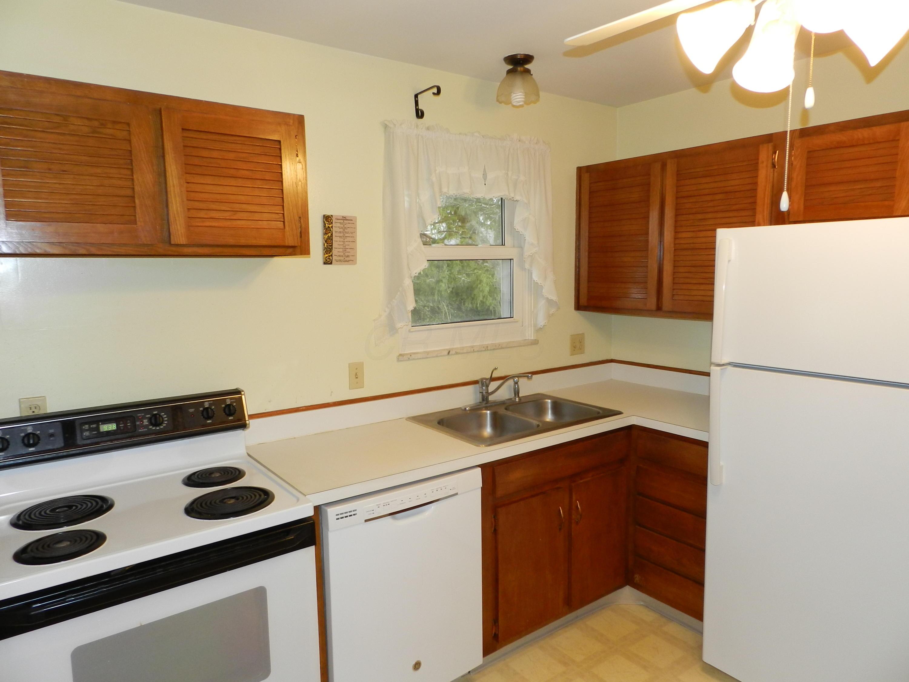 1472 Thurell Road Columbus, OH 43229 - Photo 4 of 17 Gallery Image 4