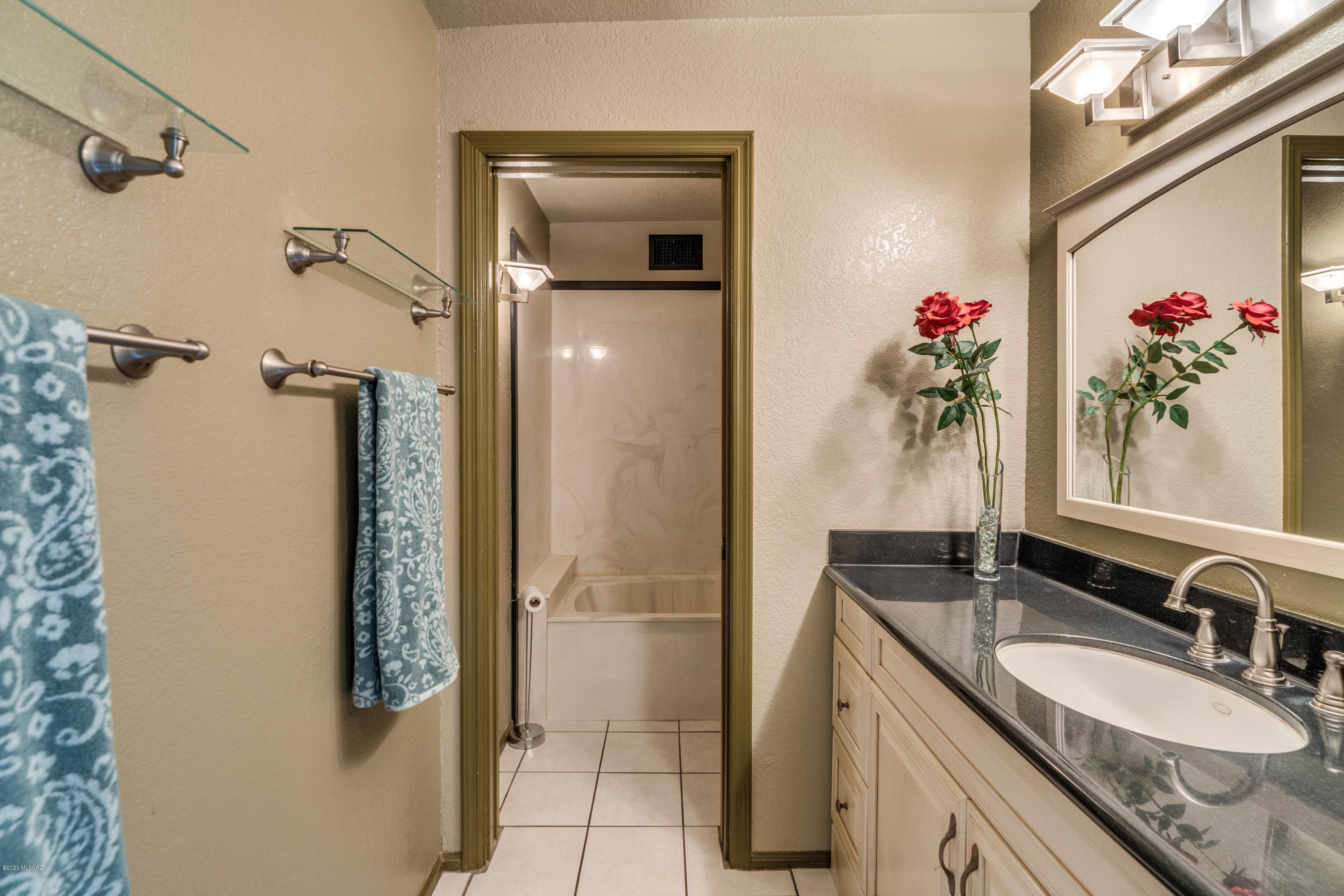 8271 North Oracle Road, Unit 251 Tucson, AZ 85704 - Photo 9 of 37 Gallery Image 9