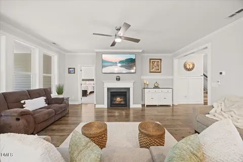 $595,000 | 307 West Amber Oak Drive, Selma, NC 27576