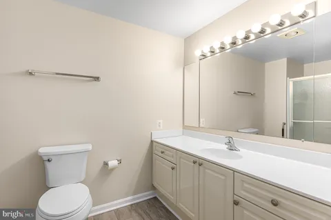 $358,500 | 19355 Cypress Ridge Terrace, Unit 404, Leesburg, VA 20176