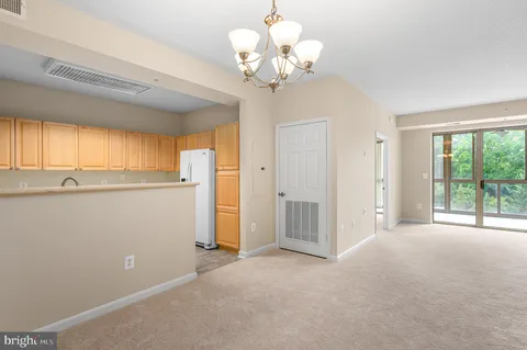 $358,500 | 19355 Cypress Ridge Terrace, Unit 404, Leesburg, VA 20176