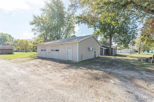 $210,000 | 308 Broadwater Street, New Florence, MO 63363