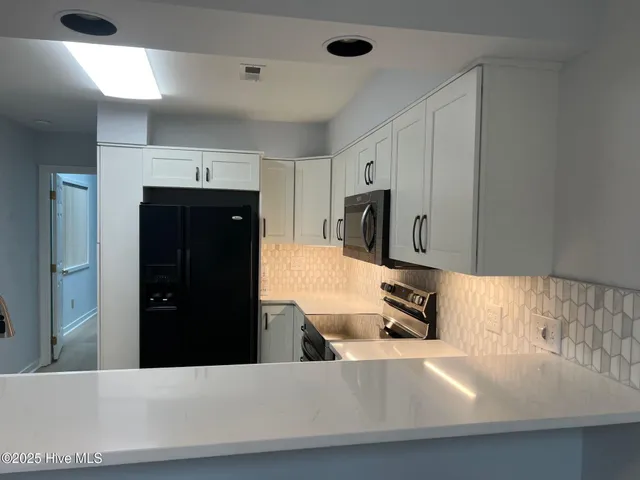 $2,100 | 6032 Inland Greens Drive, Wilmington, NC 28405