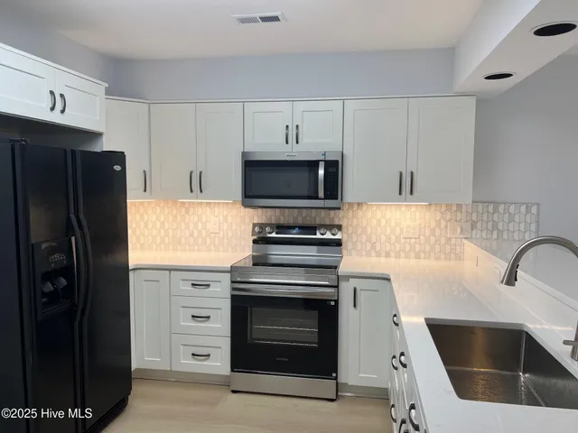 $2,100 | 6032 Inland Greens Drive, Wilmington, NC 28405