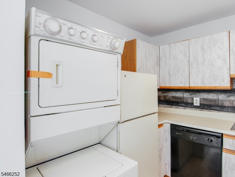92 Falcon Ridge Way North, Unit 2 Hamburg, NJ 07419 - Photo 11 of 18 Gallery Image 11