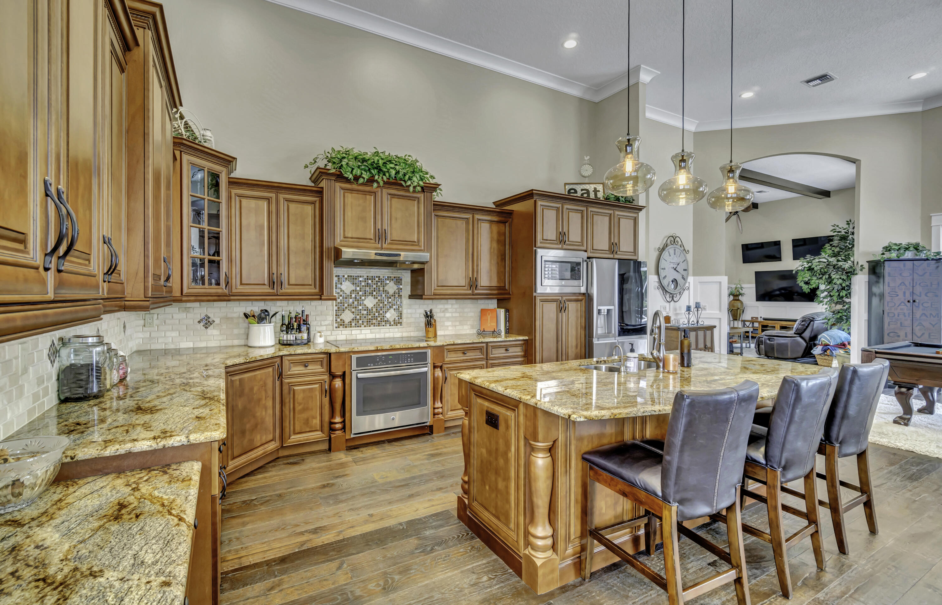 1209 Breakers W Boulevard West Palm Beach, FL 33411 - Photo 29 of 73 Kitchen