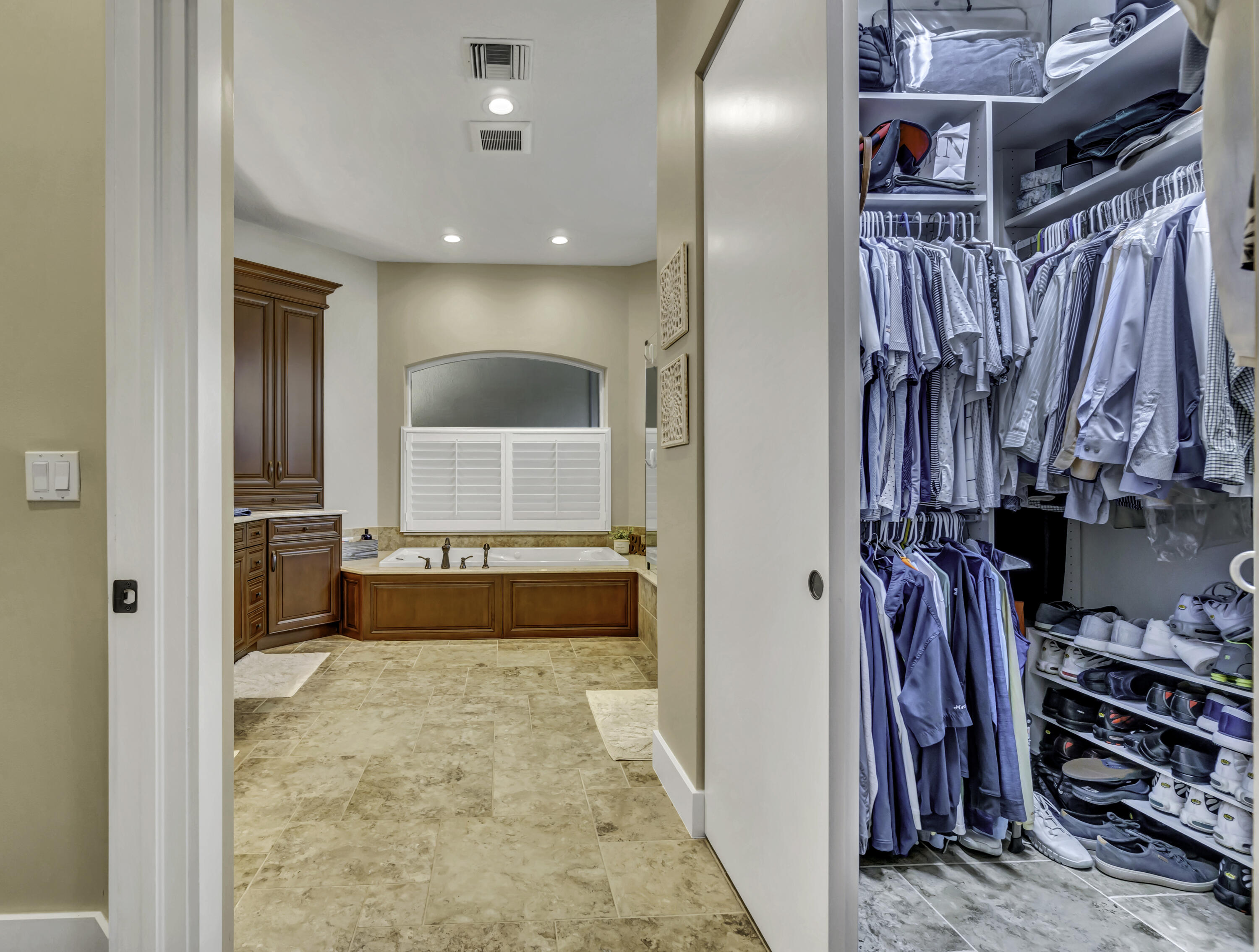 1209 Breakers W Boulevard West Palm Beach, FL 33411 - Photo 43 of 73 Primary Closet