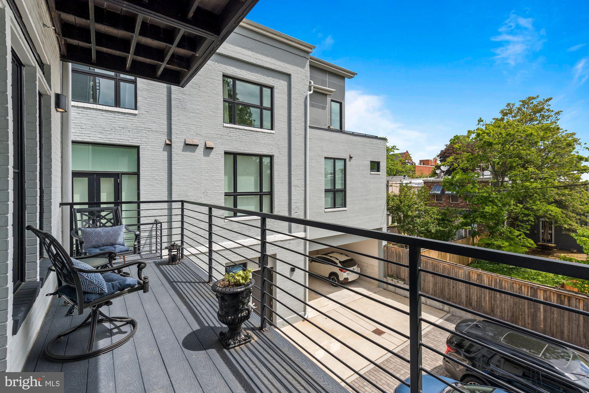 514 4th Street Southeast, Unit 200 Washington, DC 20003 - Photo 2 of 28