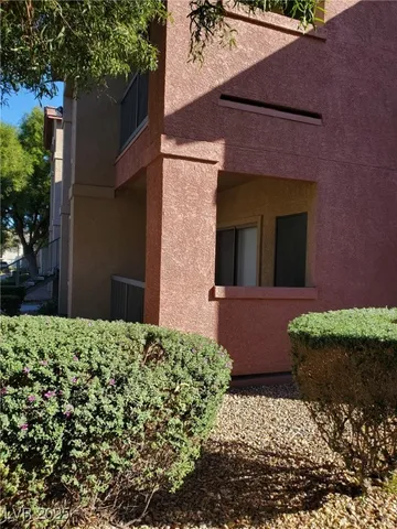 $255,000 | 8000 West Badura Avenue, Unit 1020, Las Vegas, NV 89113