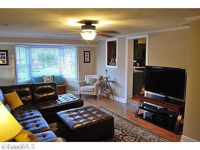 5210 Seward Road Pfafftown, NC 27040 - Photo 15 of 16 Den/Family/Great Room.