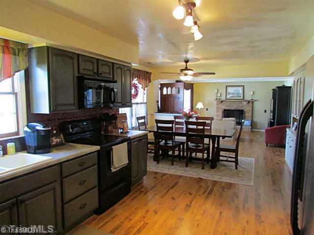 5210 Seward Road Pfafftown, NC 27040 - Photo 8 of 16 Kitchen.