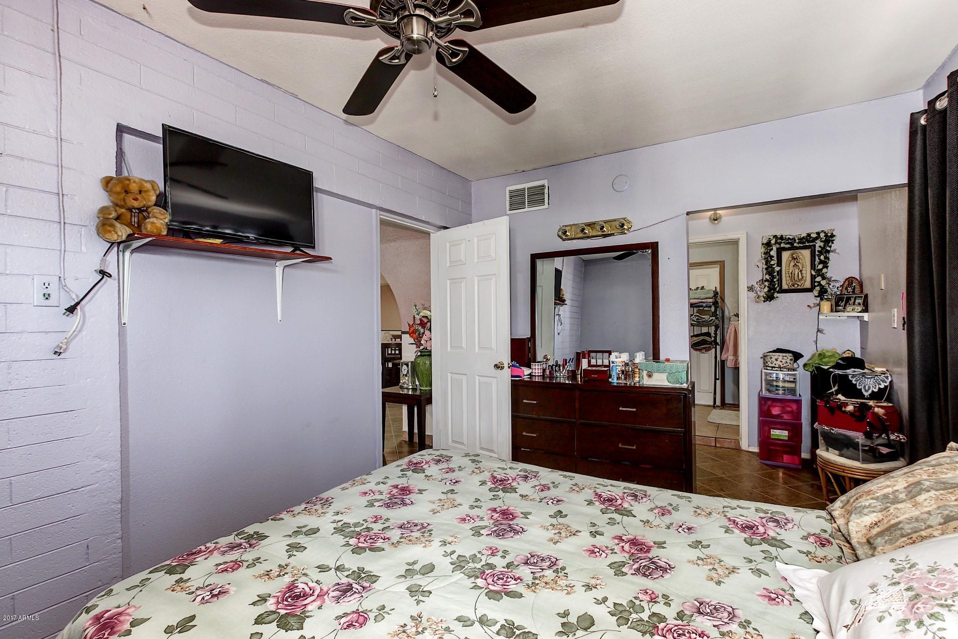 924 East Darrel Road Phoenix, AZ 85042 - Photo 13 of 23 0013-Darrel (14)