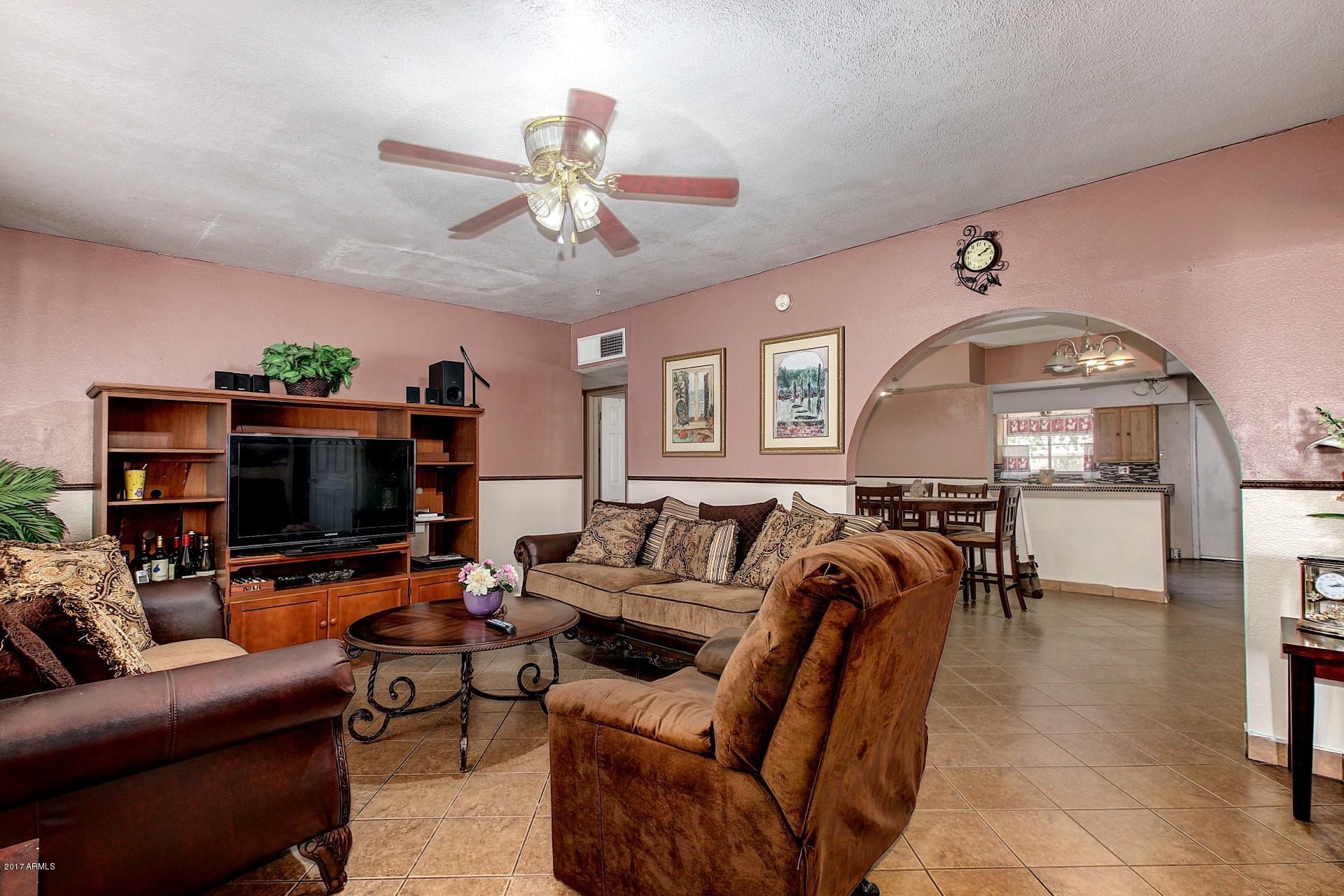 924 East Darrel Road Phoenix, AZ 85042 - Photo 3 of 23 0004-Darrel (4)