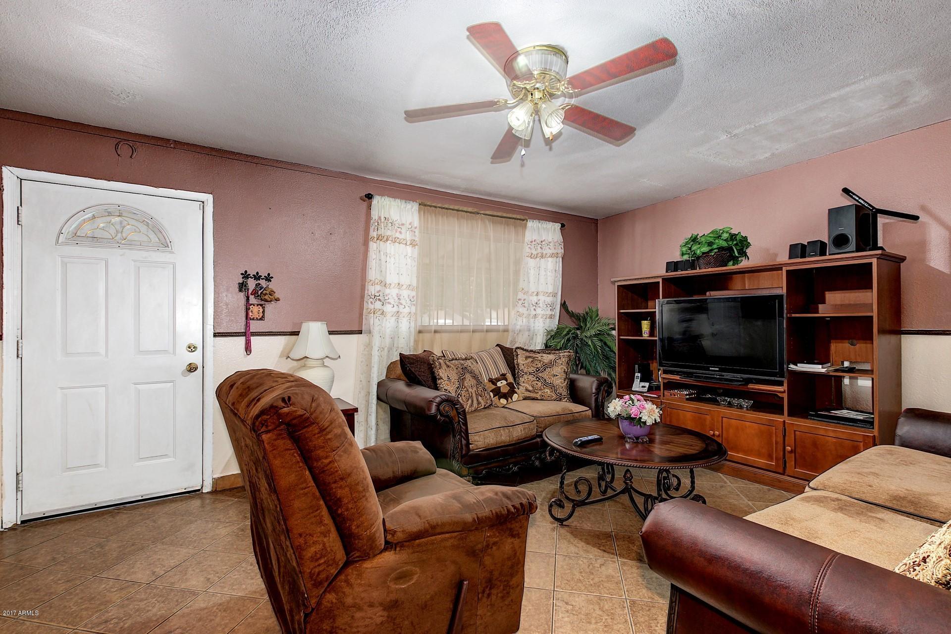 924 East Darrel Road Phoenix, AZ 85042 - Photo 4 of 23 0005-Darrel (5)