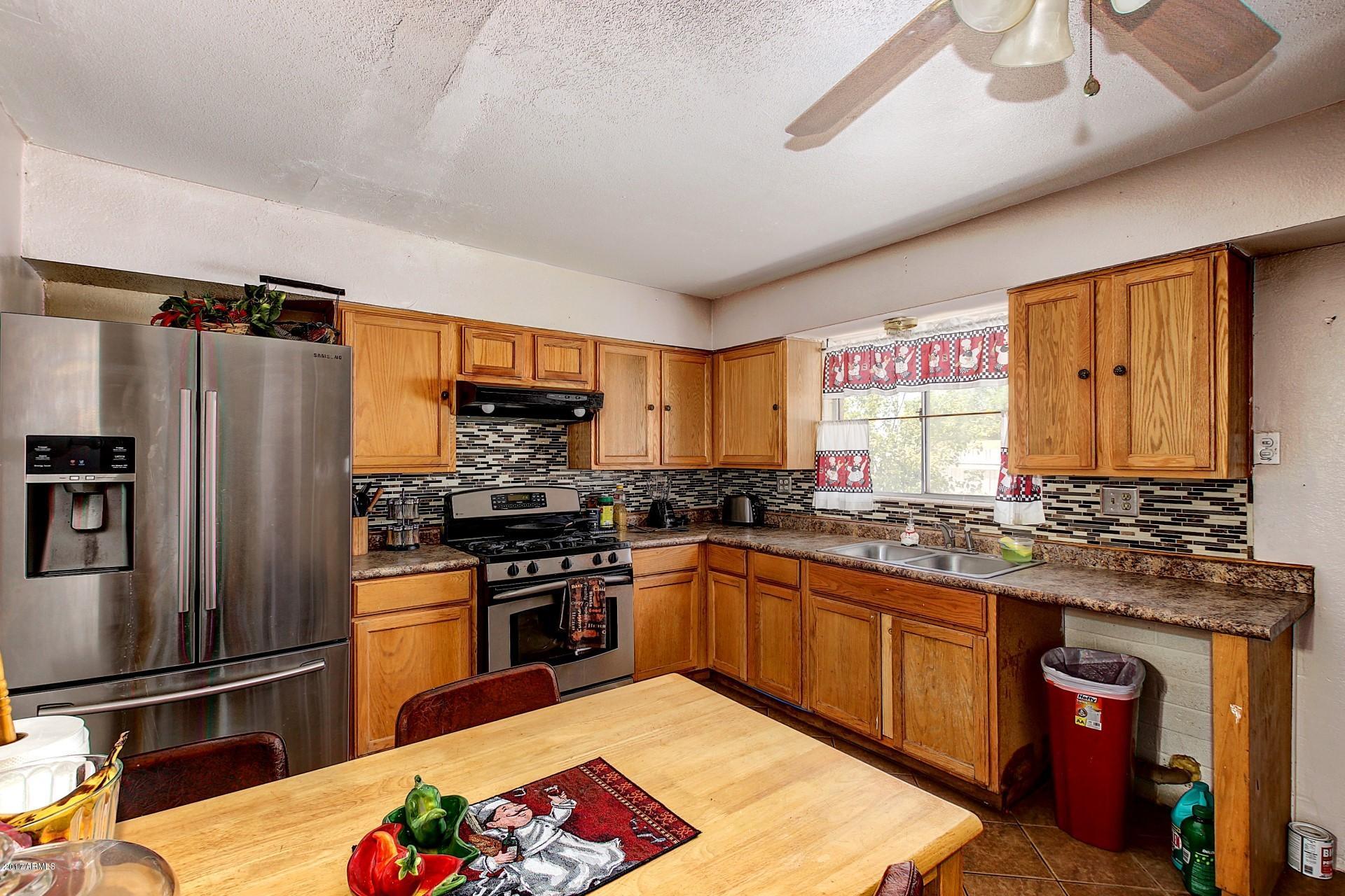 924 East Darrel Road Phoenix, AZ 85042 - Photo 6 of 23 0007-Darrel (7)