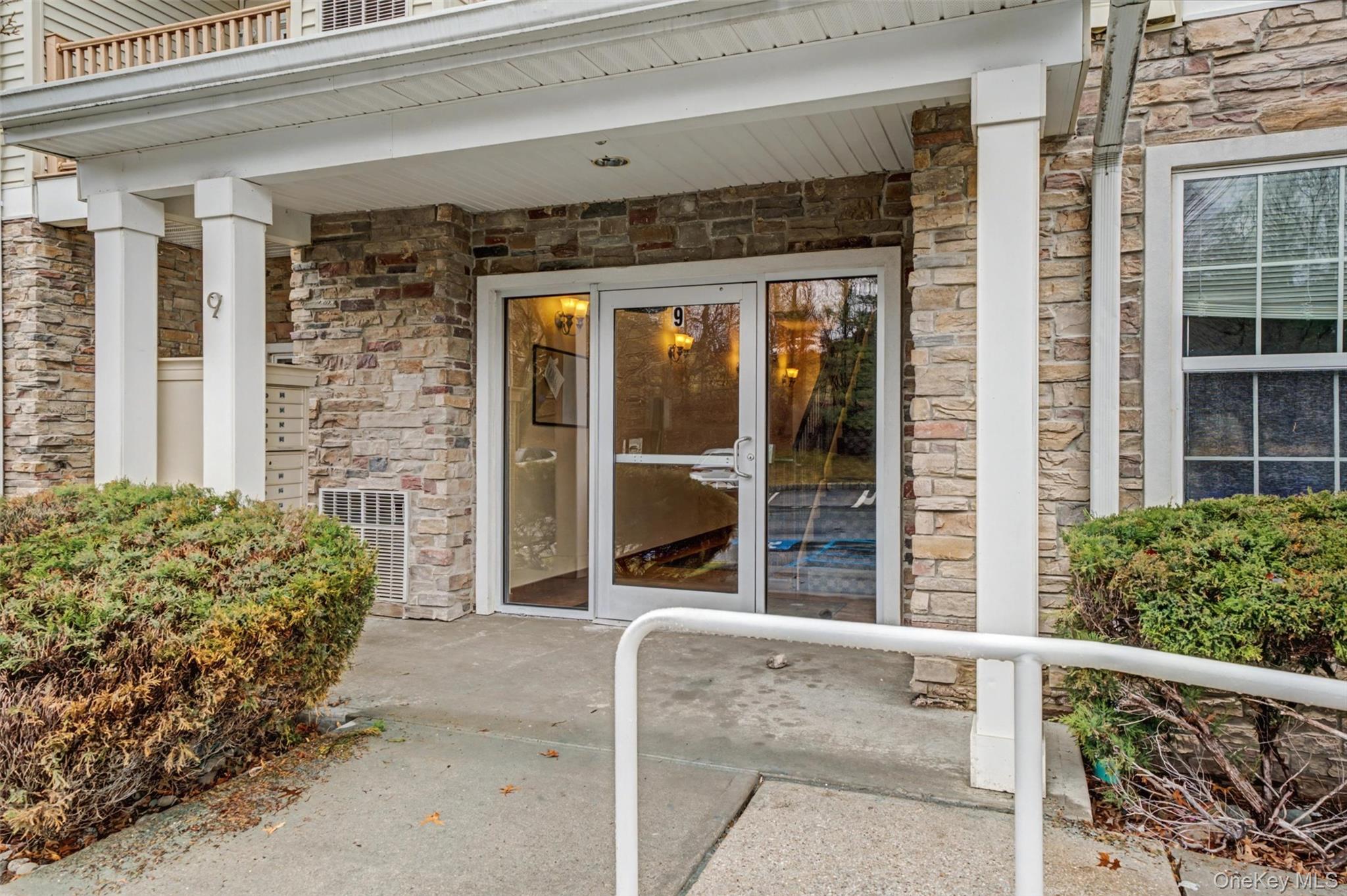 935 Tower Ridge Circle Middletown, NY 10941 - Photo 3 of 27