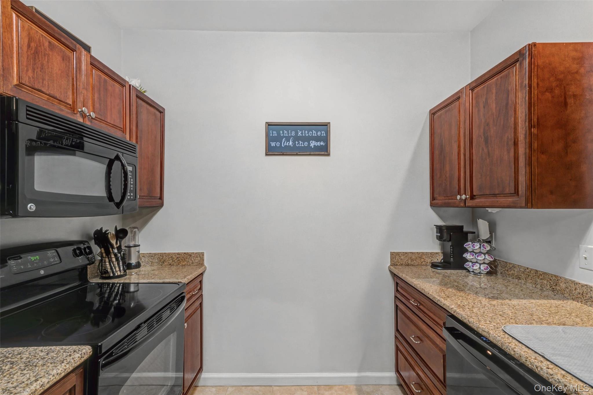 935 Tower Ridge Circle Middletown, NY 10941 - Photo 7 of 27